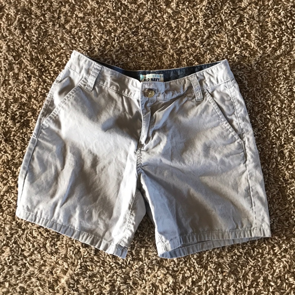 Old Navy light gray midi shorts!!